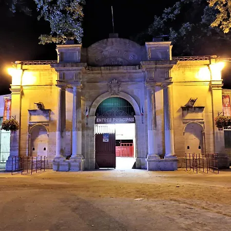 Les Portes Du Chateau Beaucairois