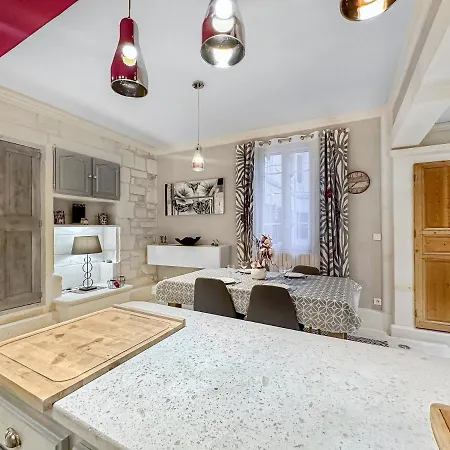 Les Portes Du Chateau Beaucairois