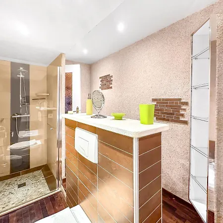 Les Portes Du Chateau Beaucairois Beaucaire (Gard)